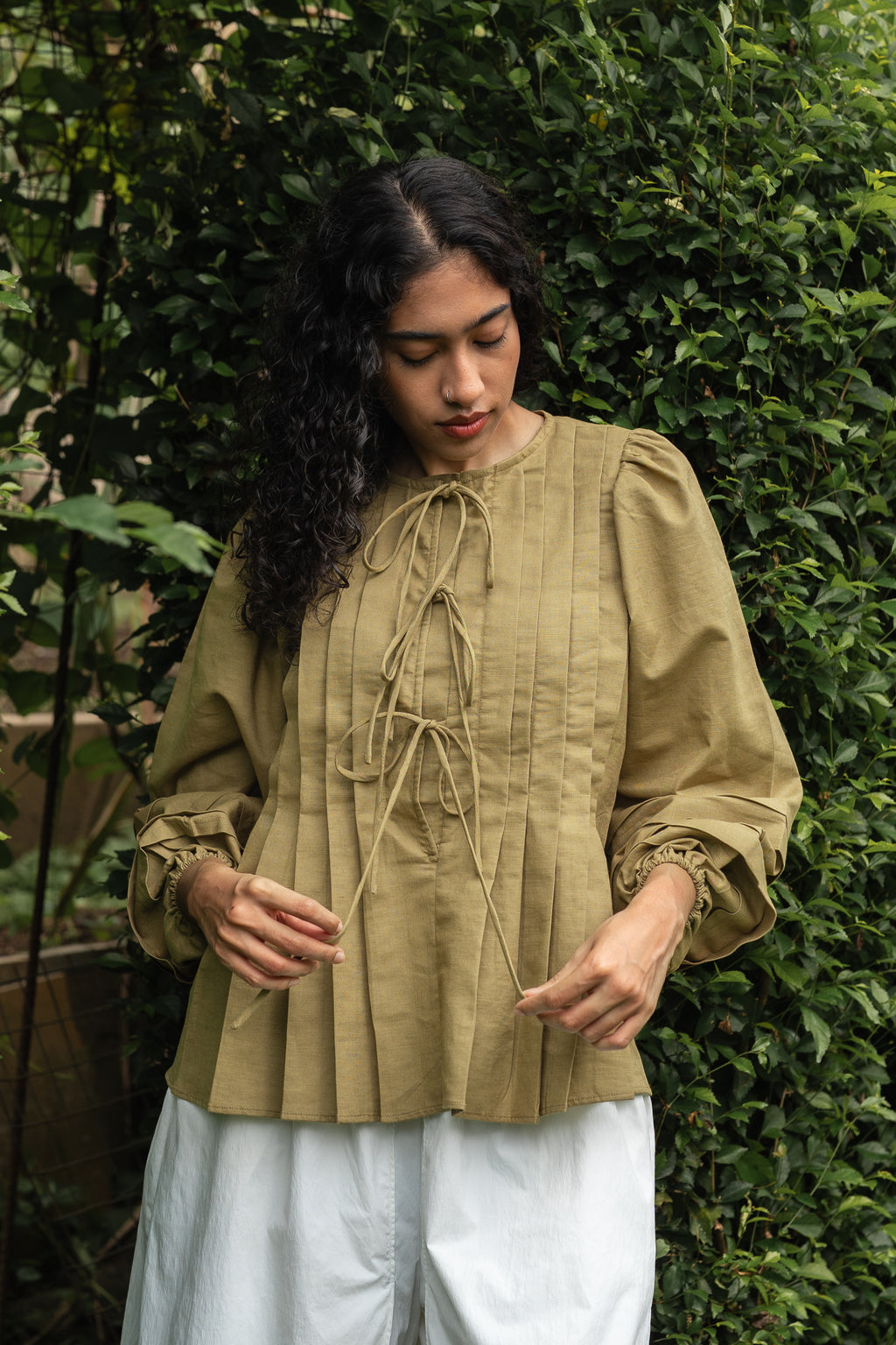 Alma Linen Pleated Top in Moss