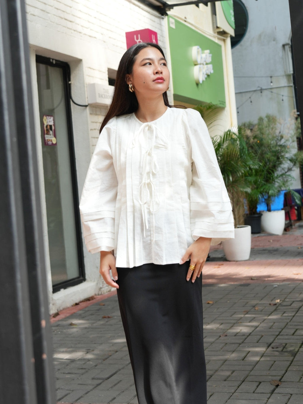 Alma Linen Pleated Top in Off White