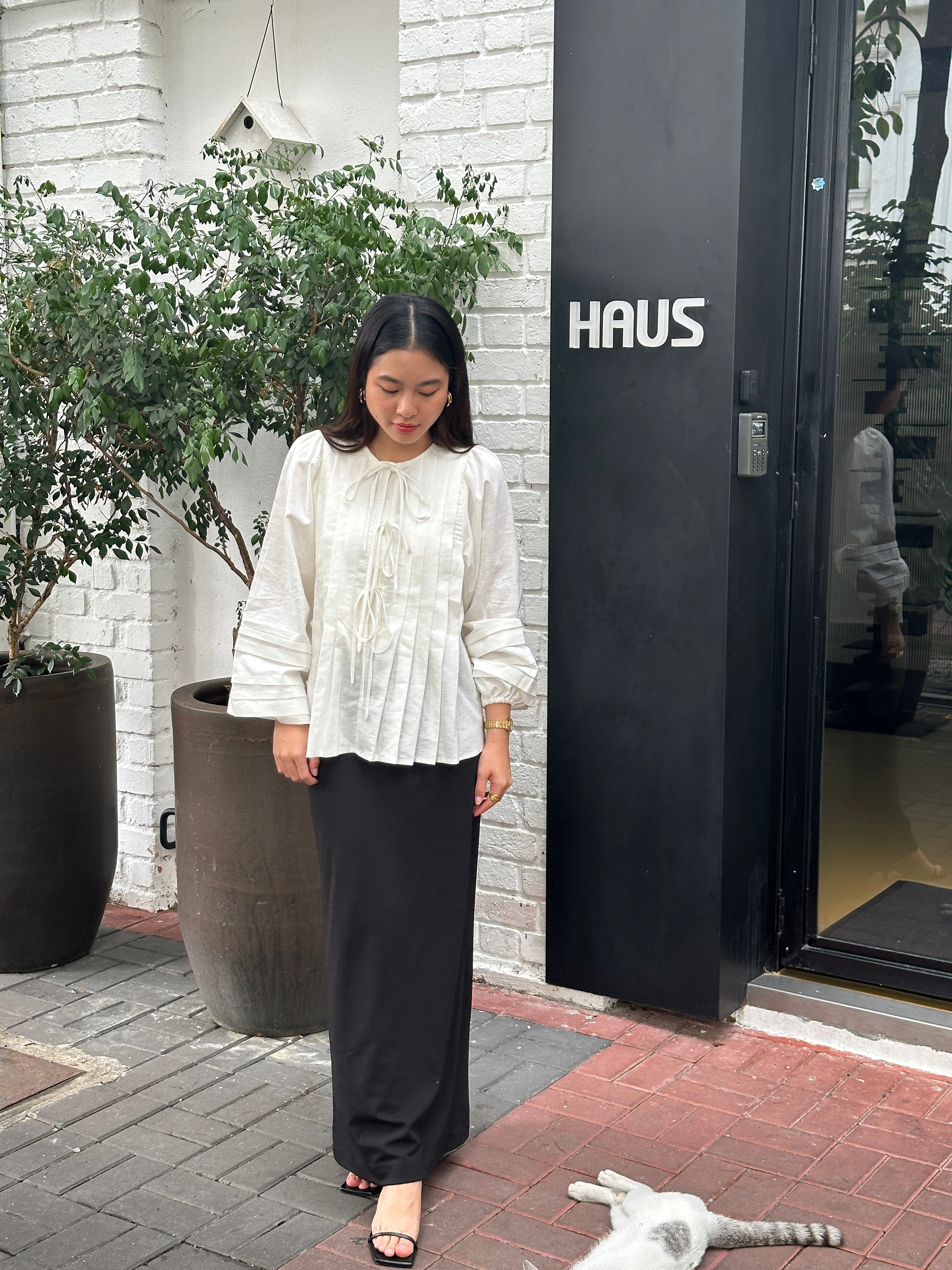 Alma Linen Pleated Top in Off White