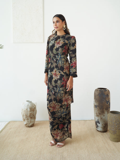 Amara Kurung in Black