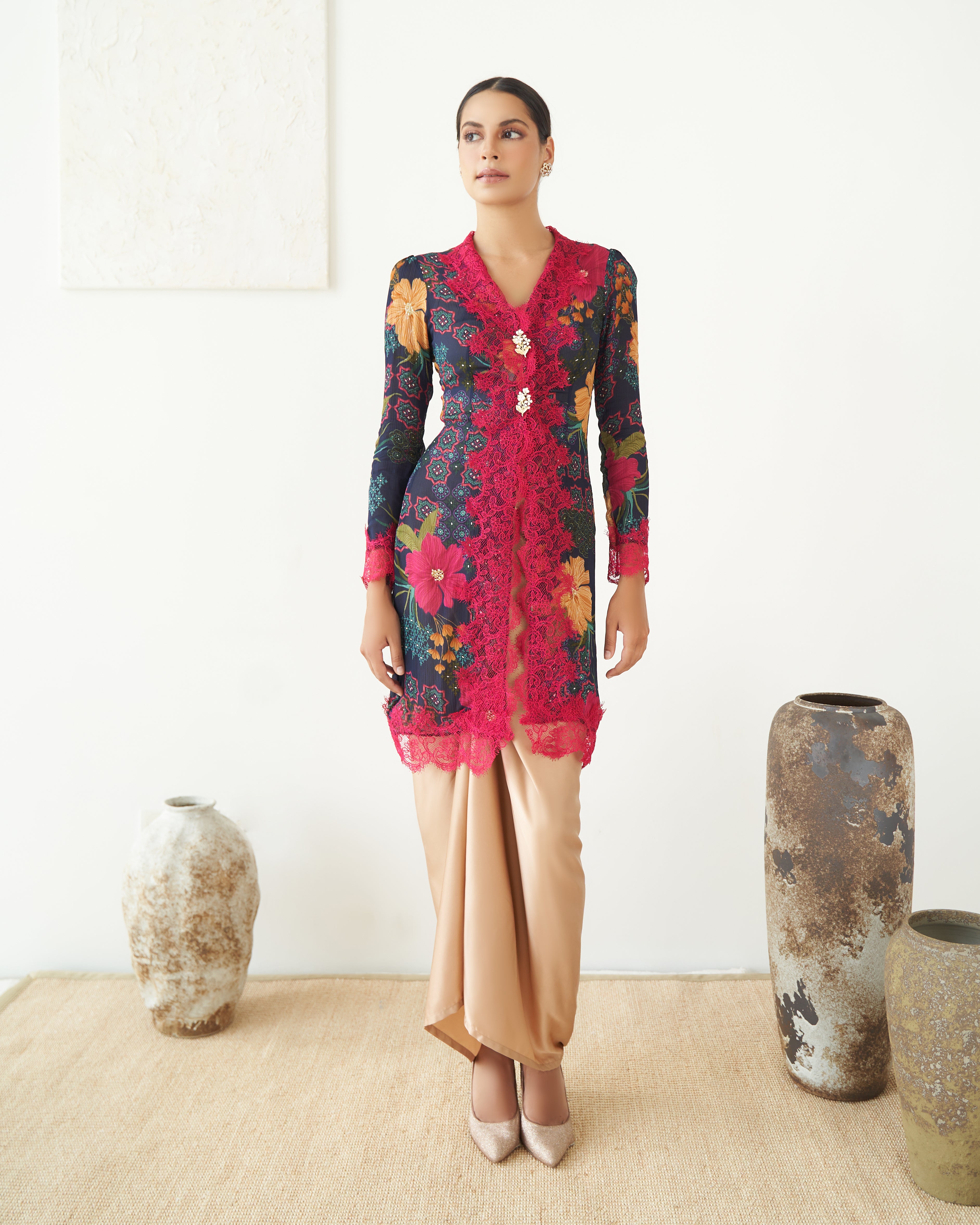 Safwa Kebaya in Navy