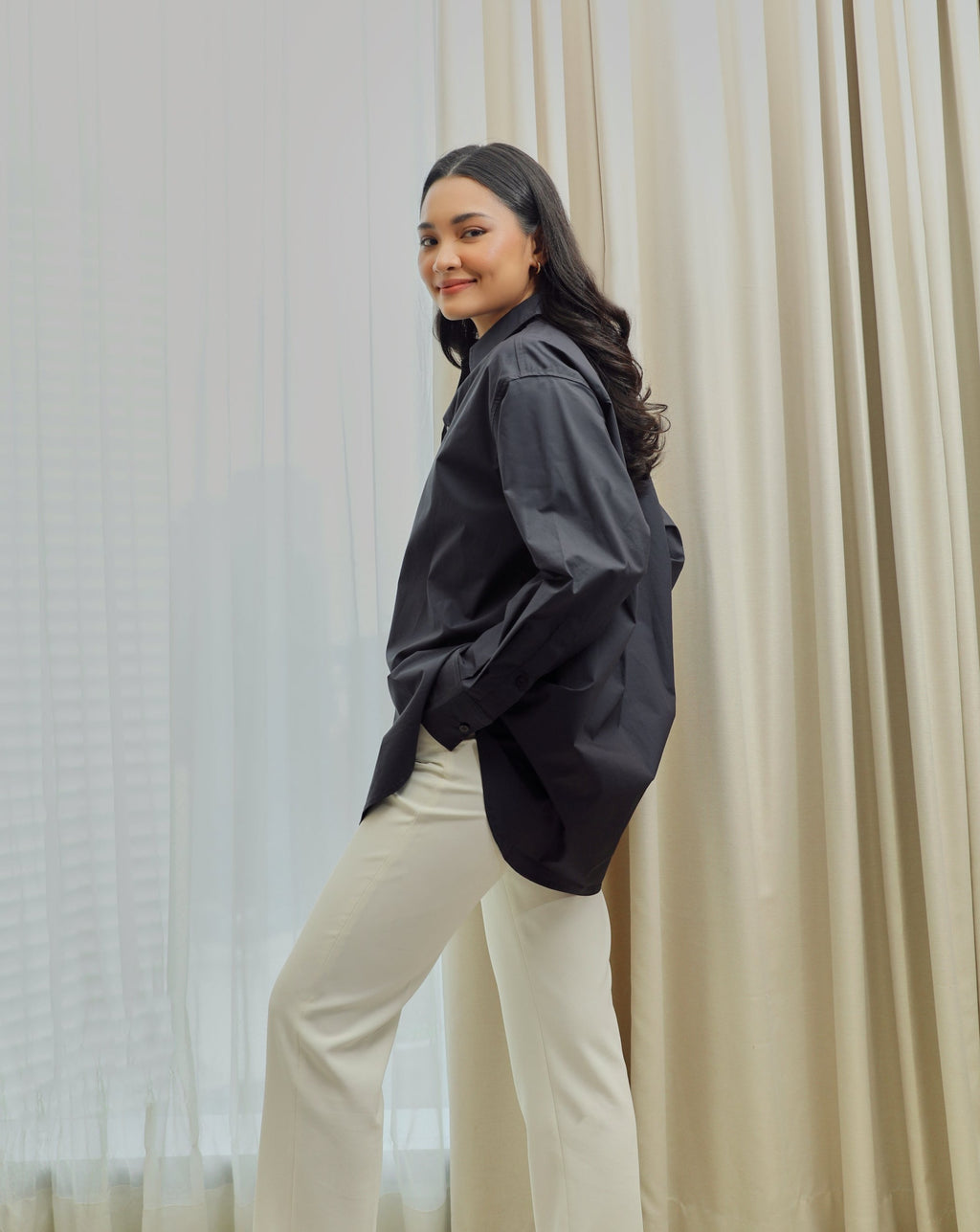 Alexa Relaxed Shirt in Midnight