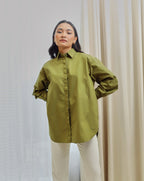 Alexa Relaxed Shirt in Moss