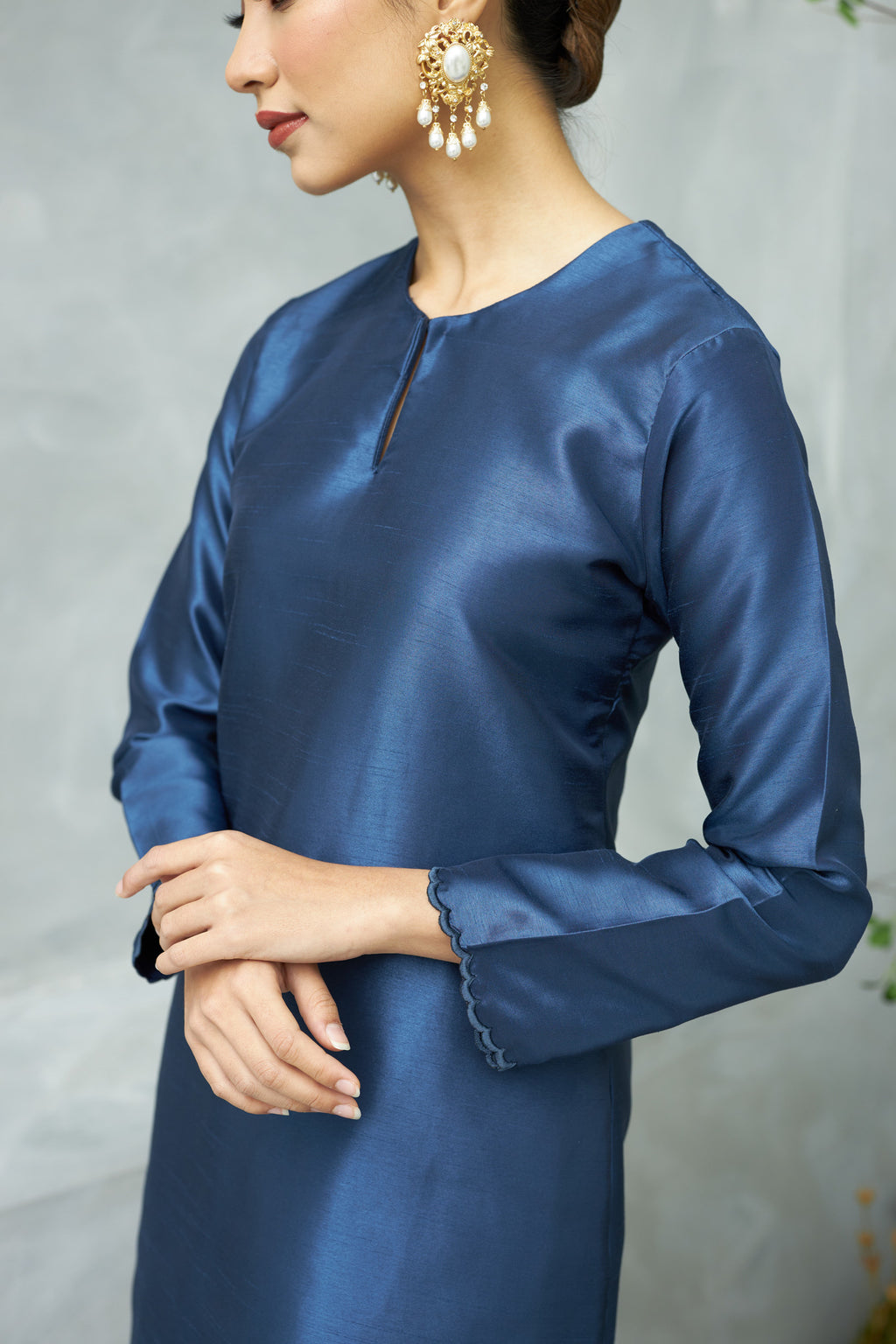 Iman Kurung in Navy