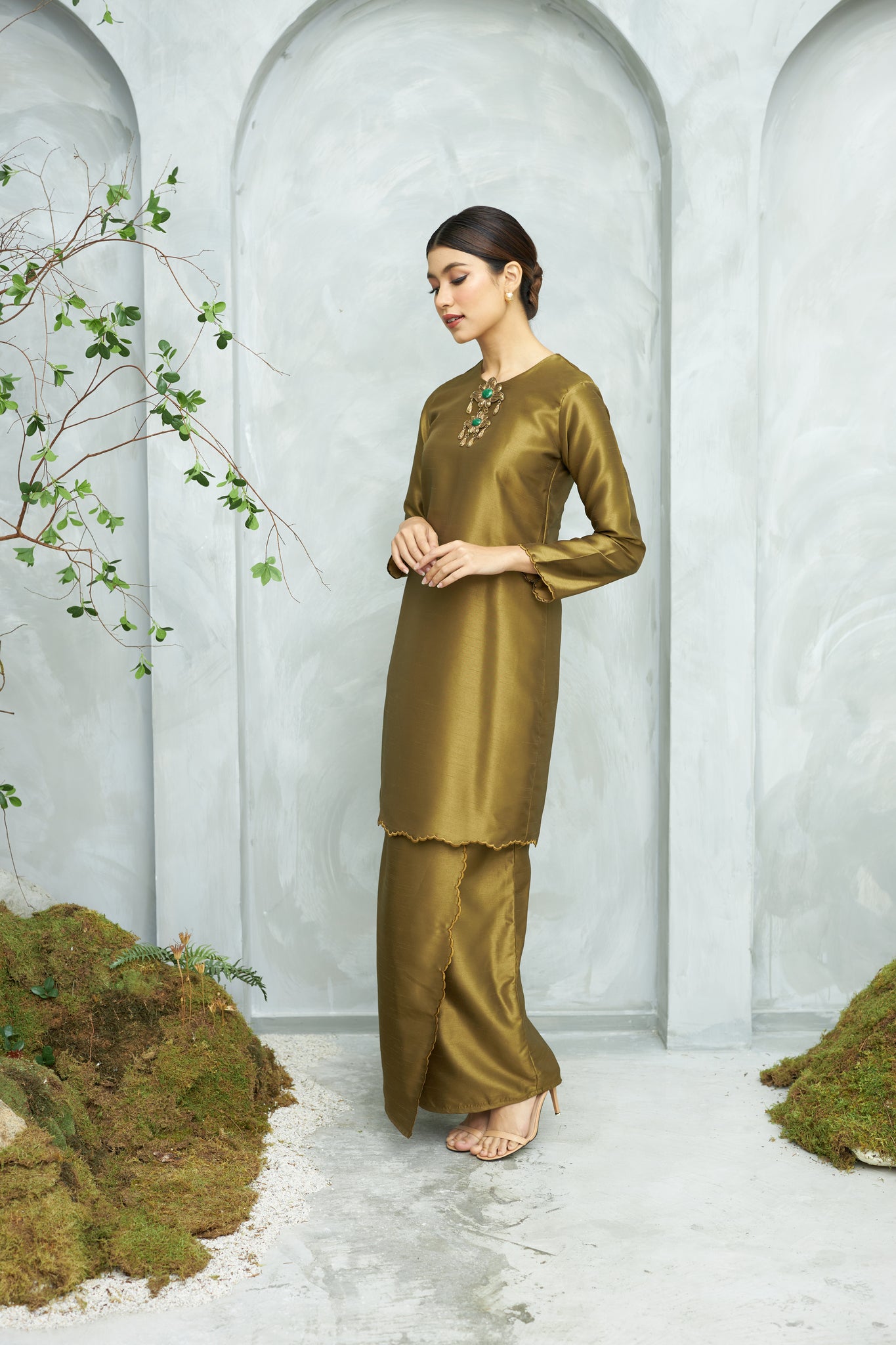 Iman Kurung in Olive