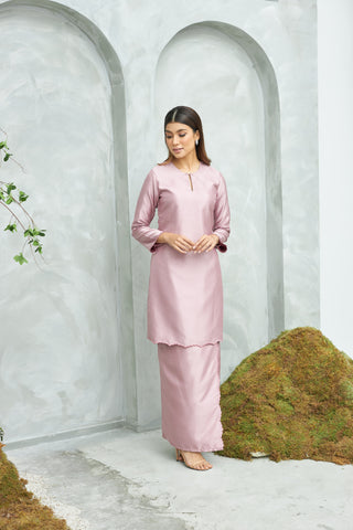 Iman Kurung in Dusty Pink