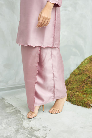 Iman Kurung in Dusty Pink