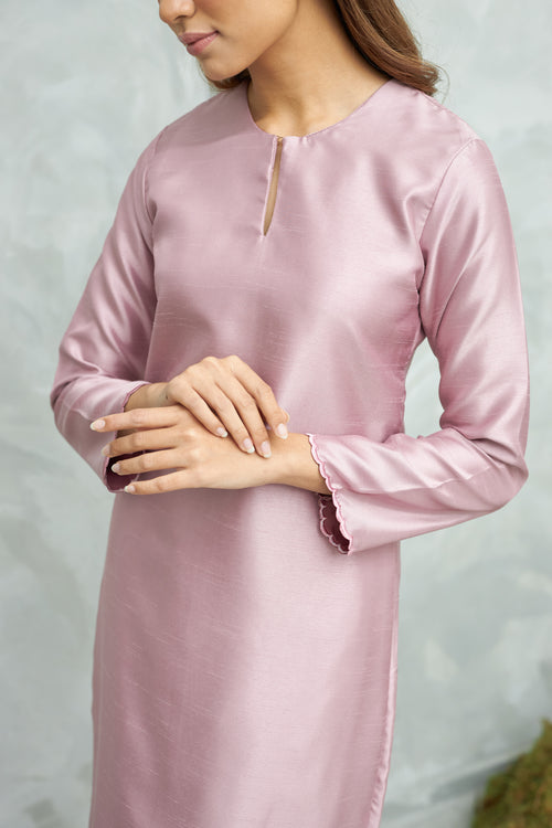 Iman Kurung in Dusty Pink